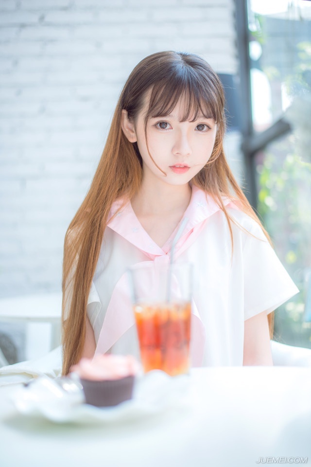 不要随便遇到一个人就对她掏心掏肺的，在你看来，她是朋友，在她看来，你是傻子。
